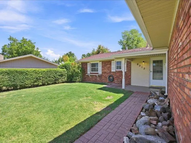 Photo 3 — 8212 NW 33rd Street, Bethany, OK 73008