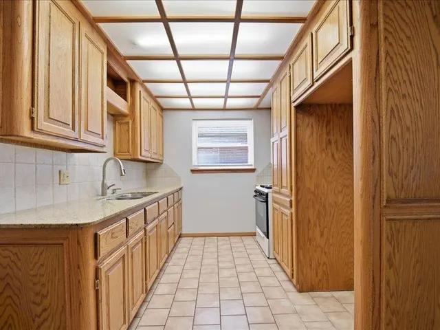 Photo 8 — 8212 NW 33rd Street, Bethany, OK 73008