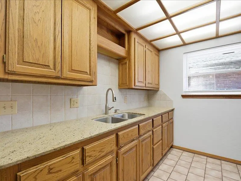 Photo 9 — 8212 NW 33rd Street, Bethany, OK 73008