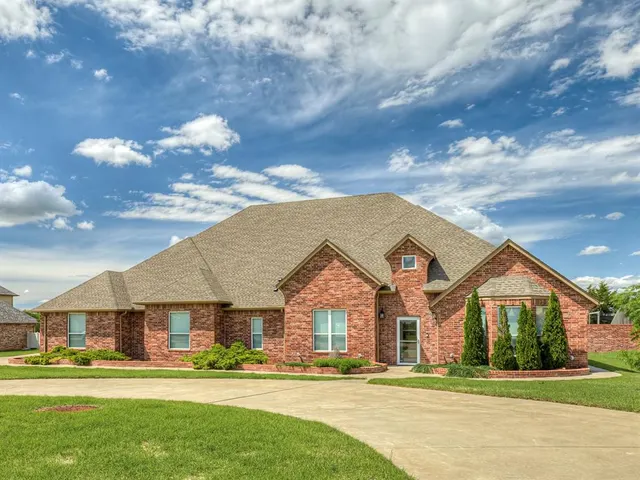 Photo 3 — 3101 Firefly Drive, Norman, OK 73071