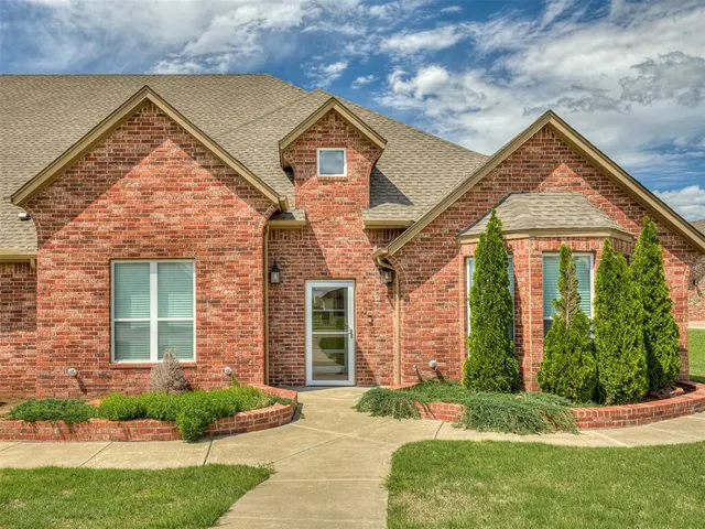 Photo 4 — 3101 Firefly Drive, Norman, OK 73071