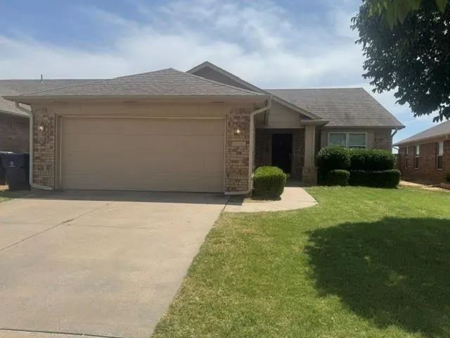 Front exterior — 1032 SW 158th Street, Oklahoma City, OK 73170