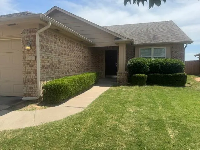 Photo 2 — 1032 SW 158th Street, Oklahoma City, OK 73170