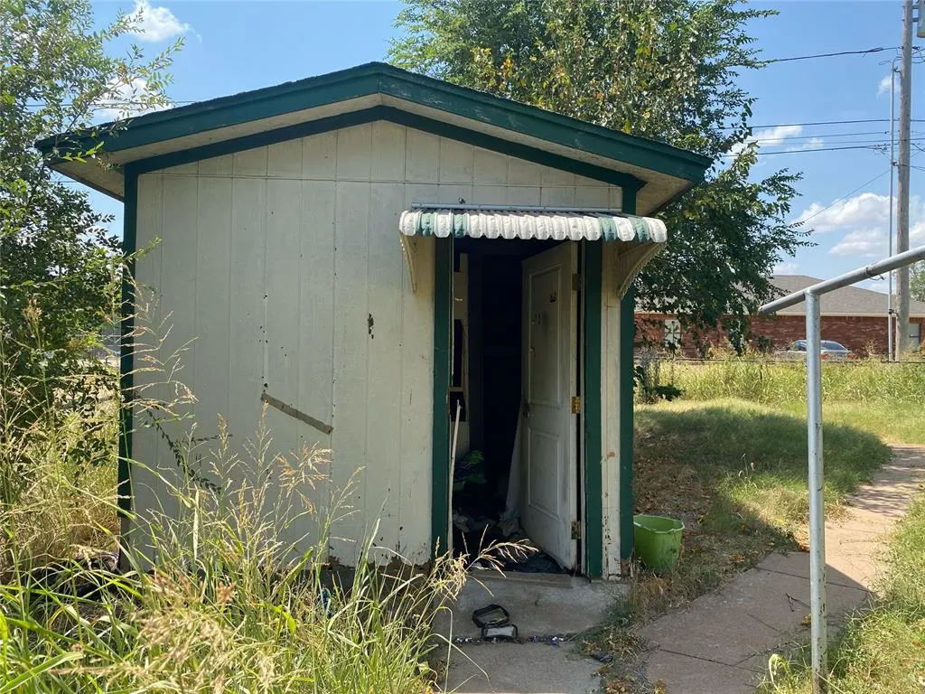 Photo 16 — 1524 SW Georgia Avenue, Lawton, OK 73501