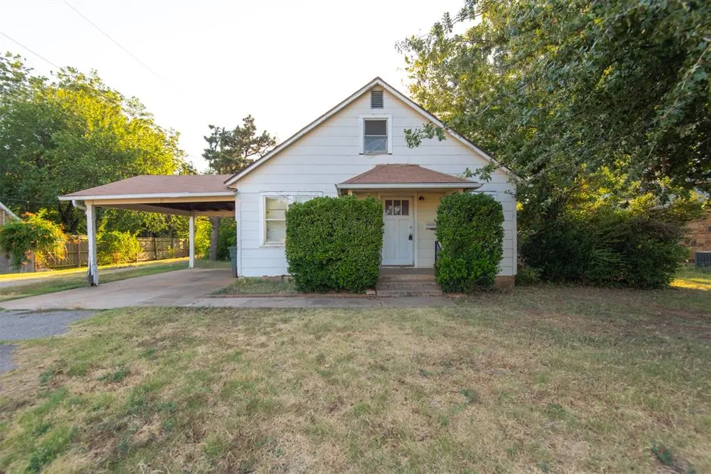 Front exterior — 11 S Walnut Street, Edmond, OK 73003