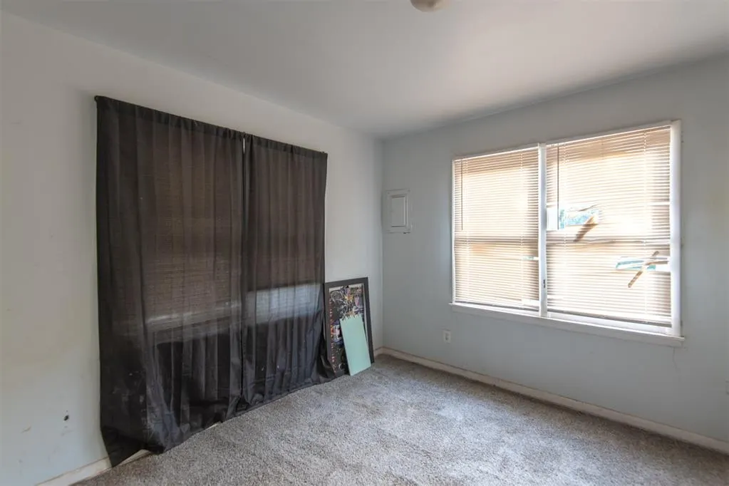 Photo 9 — 11 S Walnut Street, Edmond, OK 73003