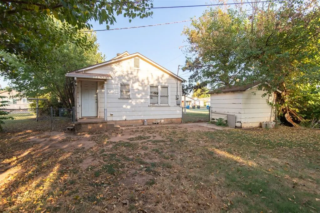Photo 11 — 11 S Walnut Street, Edmond, OK 73003