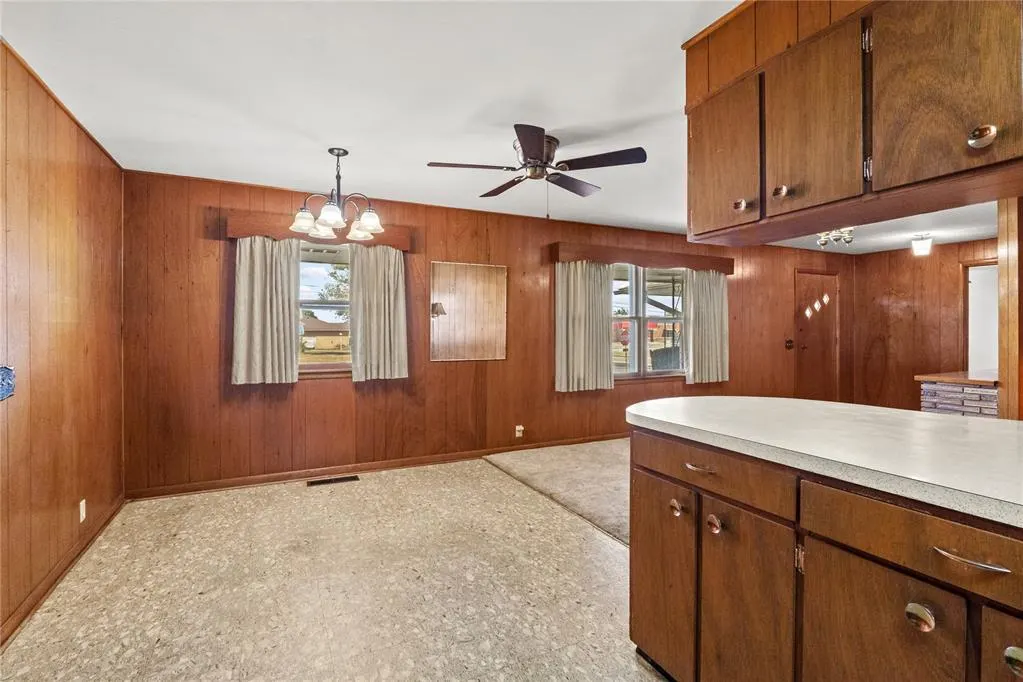 Photo 9 — 601 N Kansas Street, Weatherford, OK 73096