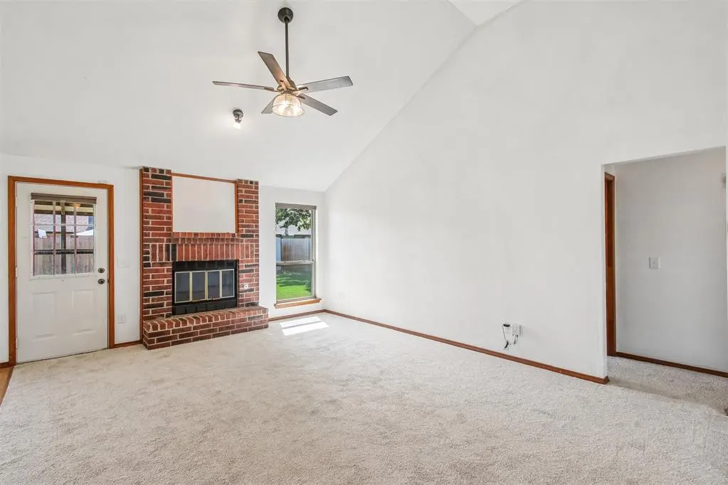 Photo 5 — 1924 Oakwood East Boulevard, Midwest City, OK 73130