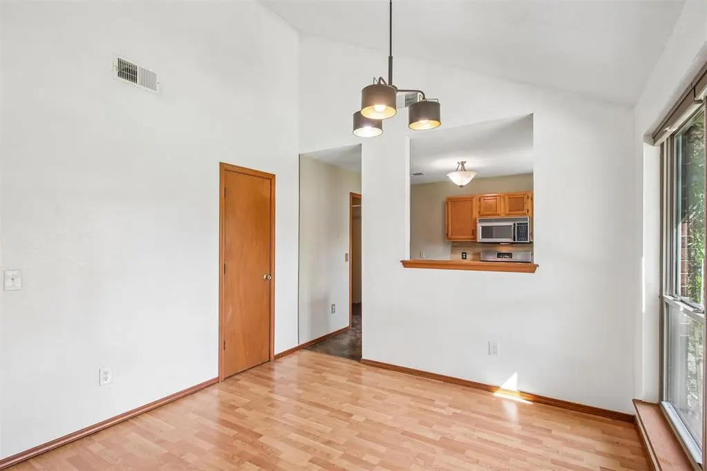 Photo 11 — 1924 Oakwood East Boulevard, Midwest City, OK 73130