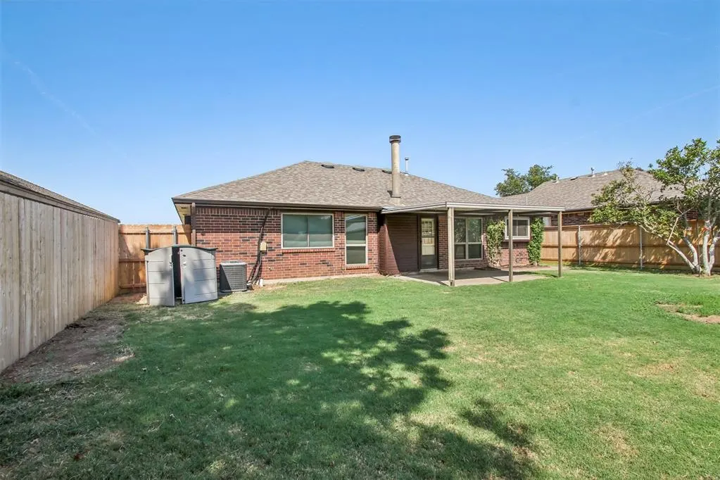 Photo 30 — 1924 Oakwood East Boulevard, Midwest City, OK 73130