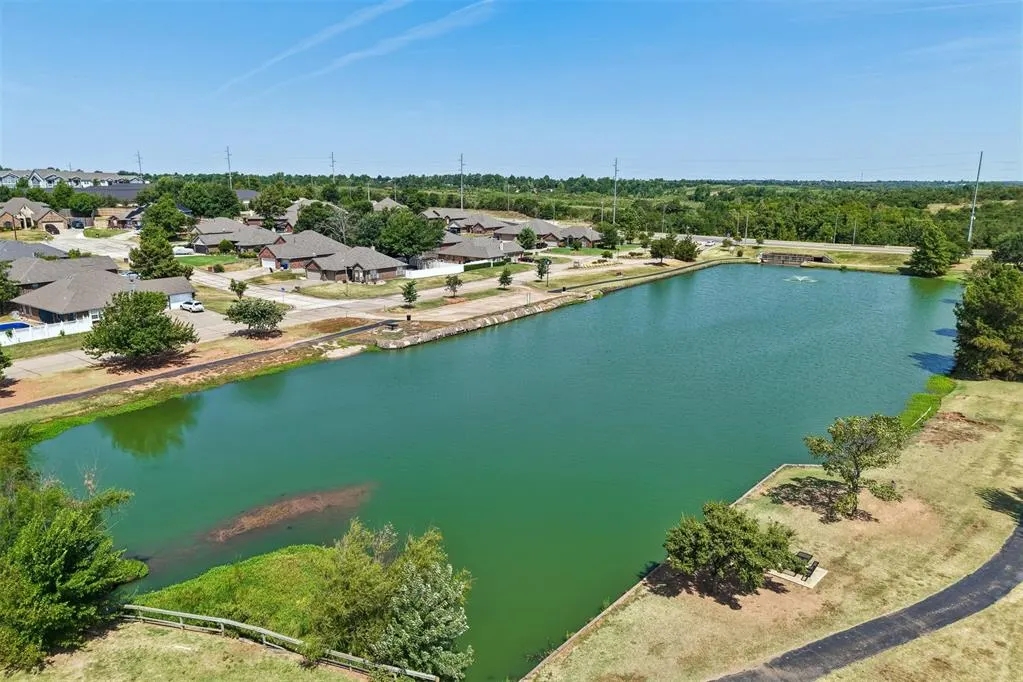 Photo 32 — 1924 Oakwood East Boulevard, Midwest City, OK 73130