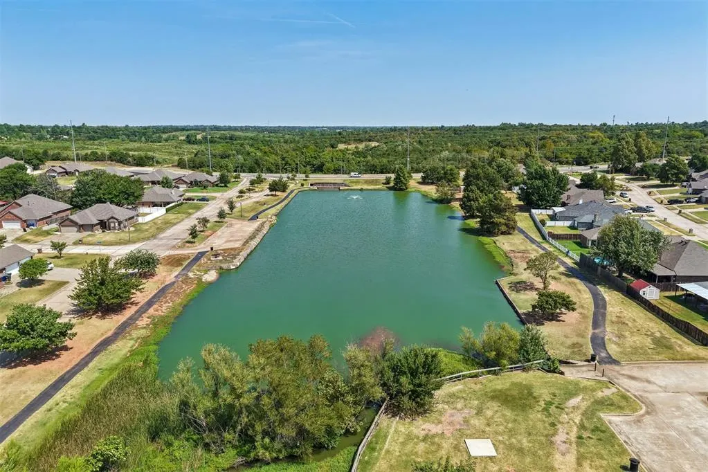 Photo 33 — 1924 Oakwood East Boulevard, Midwest City, OK 73130