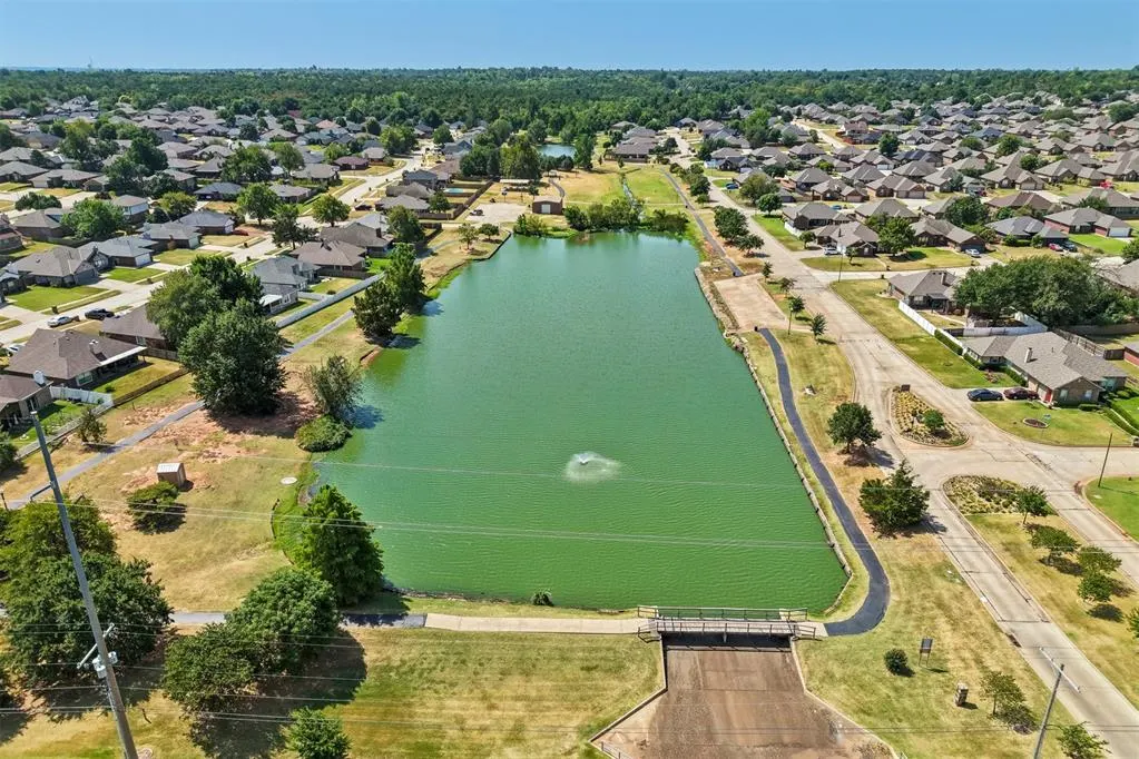 Photo 34 — 1924 Oakwood East Boulevard, Midwest City, OK 73130