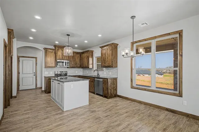 Photo 5 — 1185 Wolf Creek Drive, Blanchard, OK 73010