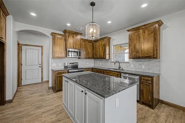 Photo 6 — 1185 Wolf Creek Drive, Blanchard, OK 73010