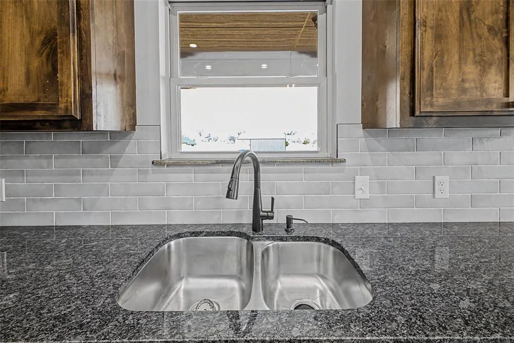 Photo 8 — 1185 Wolf Creek Drive, Blanchard, OK 73010