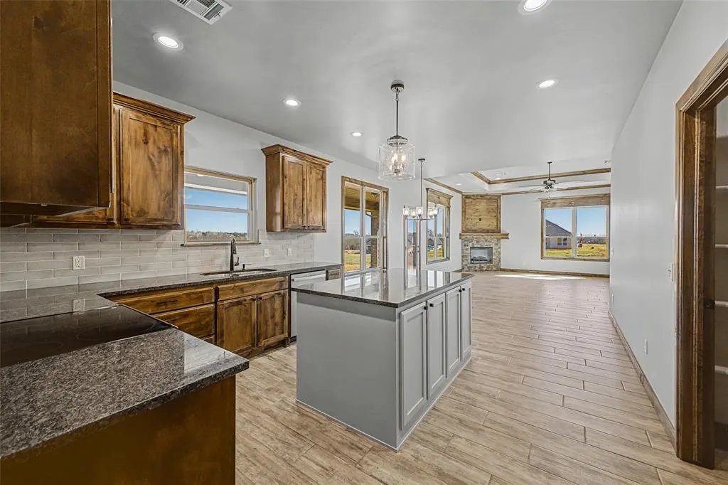 Photo 11 — 1185 Wolf Creek Drive, Blanchard, OK 73010