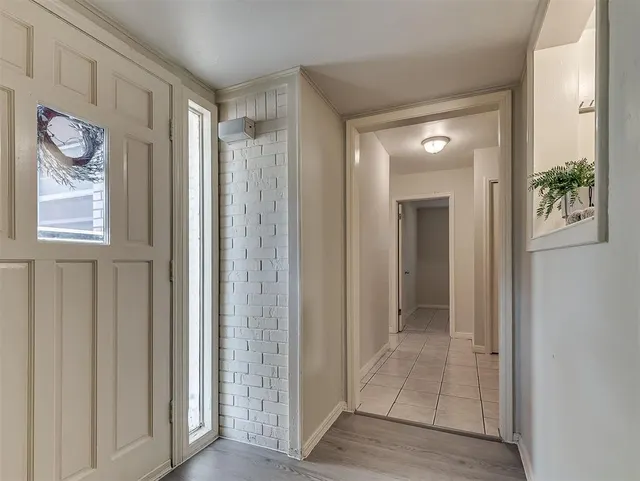 Photo 4 — 111 Oakside Drive, Moore, OK 73160