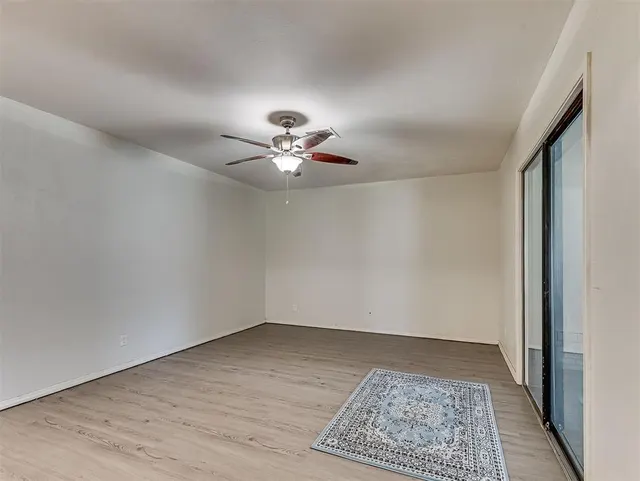 Photo 6 — 111 Oakside Drive, Moore, OK 73160