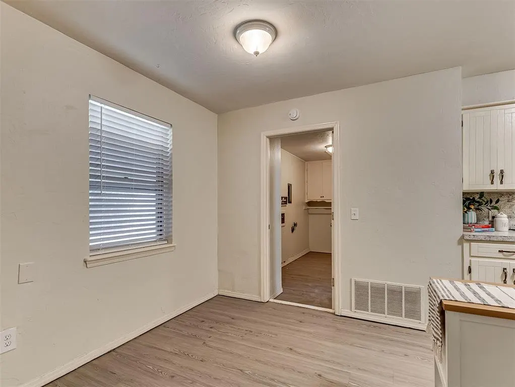 Photo 9 — 111 Oakside Drive, Moore, OK 73160