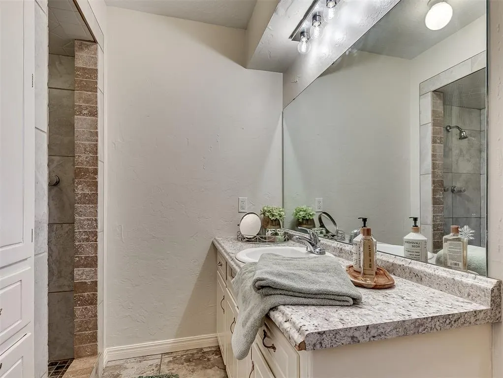 Photo 25 — 111 Oakside Drive, Moore, OK 73160