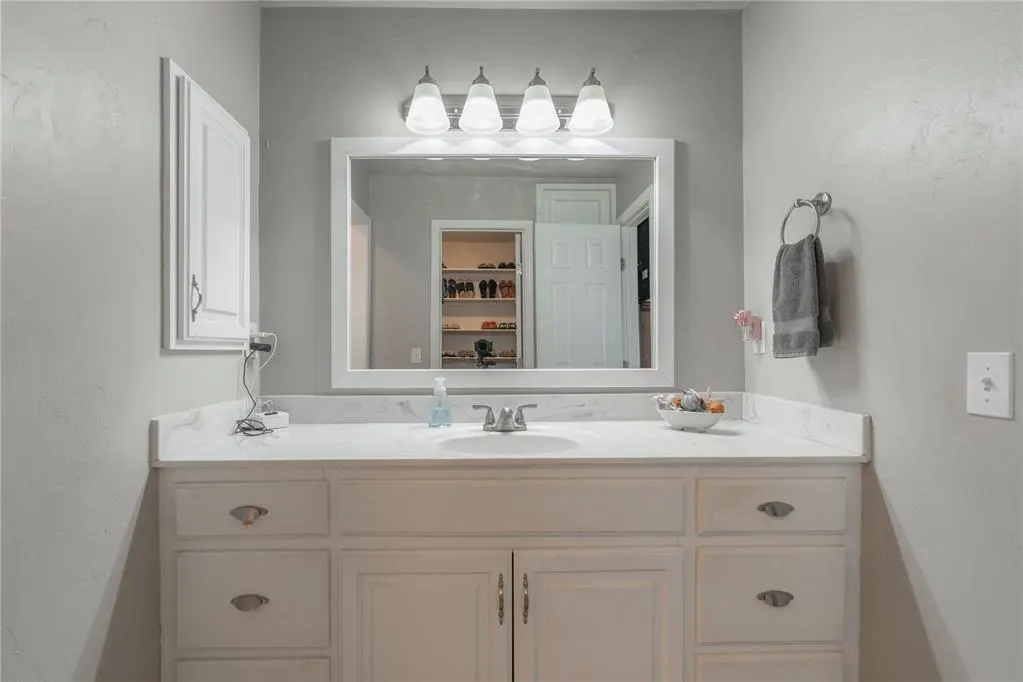 Photo 21 — 10001 Harvest Hills Road, Oklahoma City, OK 73162