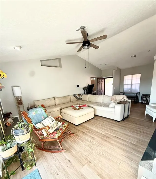 Photo 5 — 900 Polk Street, Altus, OK 73521