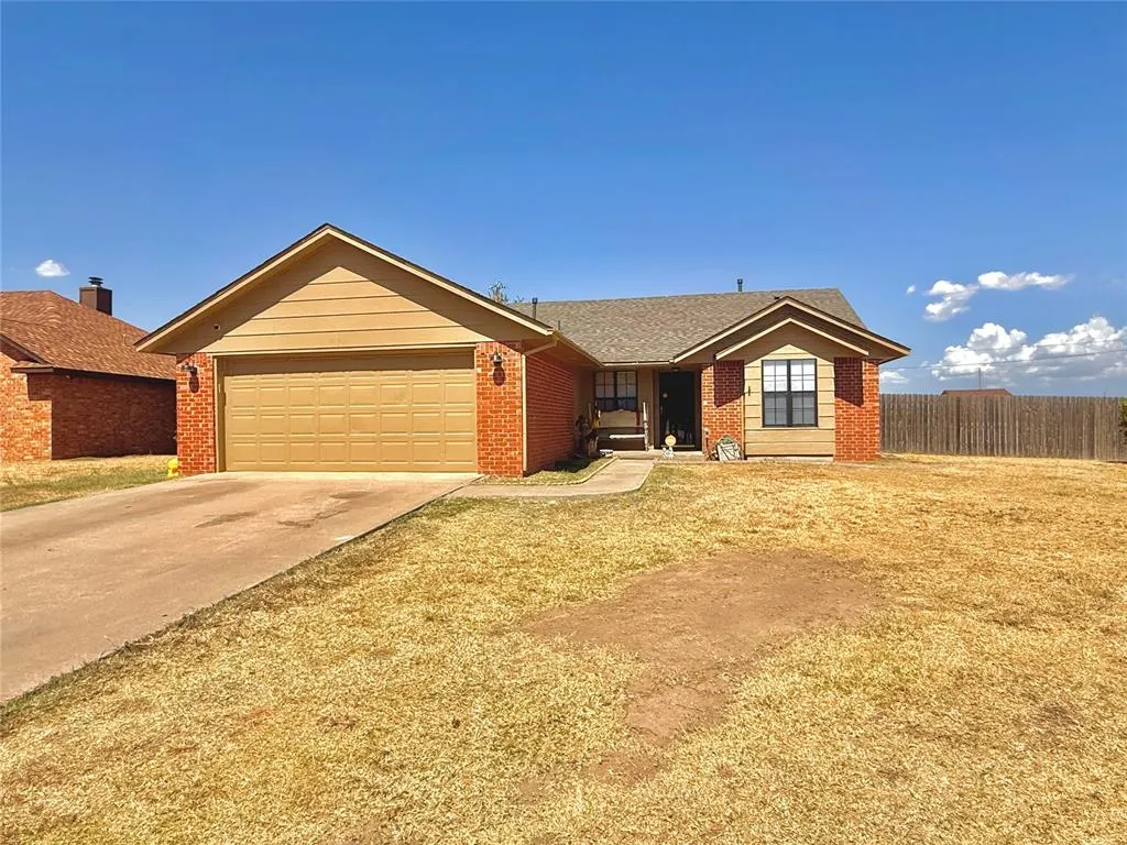 Front exterior — 900 Polk Street, Altus, OK 73521