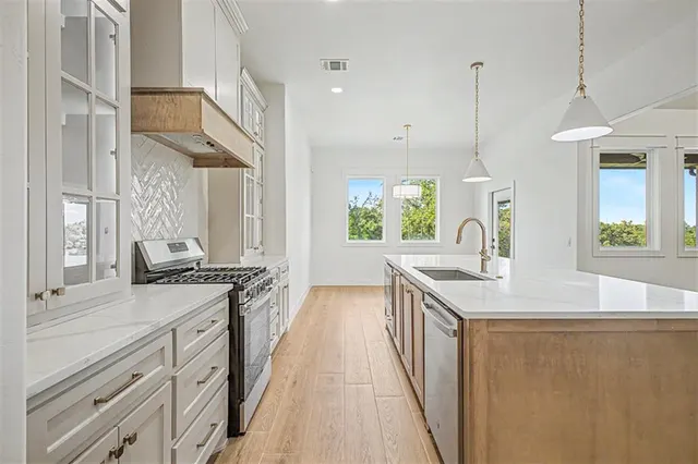 Photo 5 — 3072 Road Runner Court, Guthrie, OK 73044