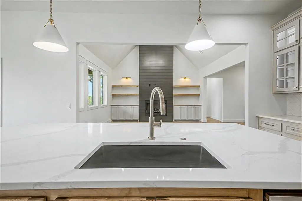 Photo 6 — 3072 Road Runner Court, Guthrie, OK 73044