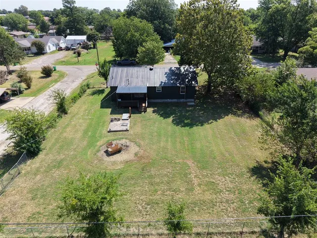 Photo 4 — 817 N 4th Street, Okemah, OK 74859