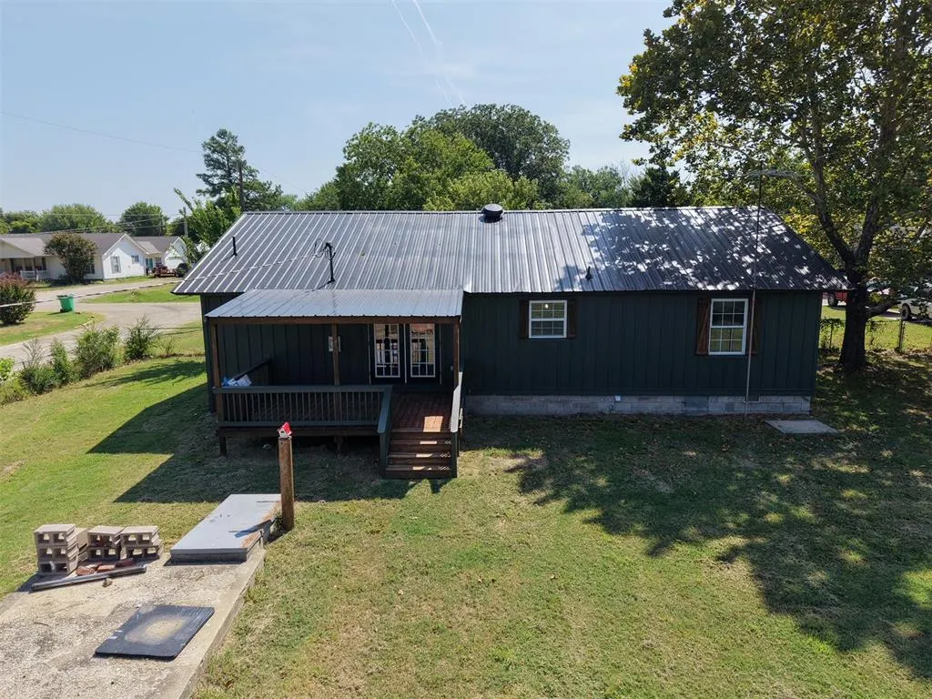 Photo 5 — 817 N 4th Street, Okemah, OK 74859