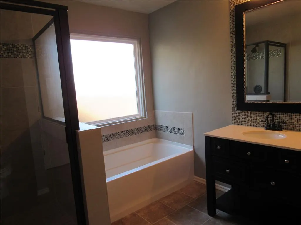 Photo 13 — 17516 Black Hawk Drive, Edmond, OK 73012