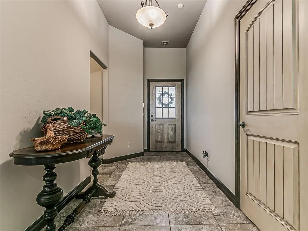 Photo 4 — 14004 Georgian Way, Yukon, OK 73099