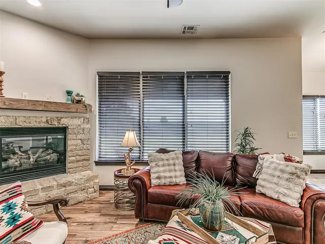 Photo 6 — 14004 Georgian Way, Yukon, OK 73099