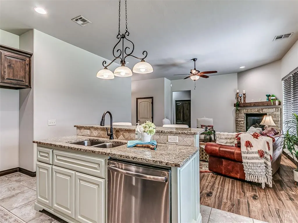 Photo 9 — 14004 Georgian Way, Yukon, OK 73099