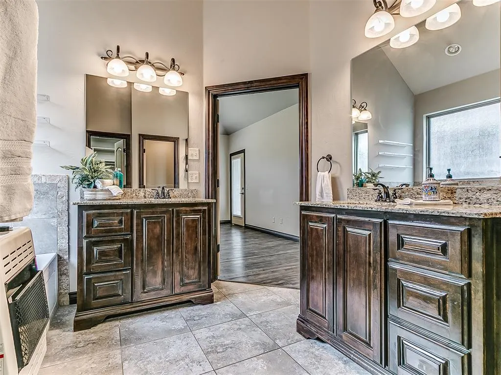 Photo 15 — 14004 Georgian Way, Yukon, OK 73099