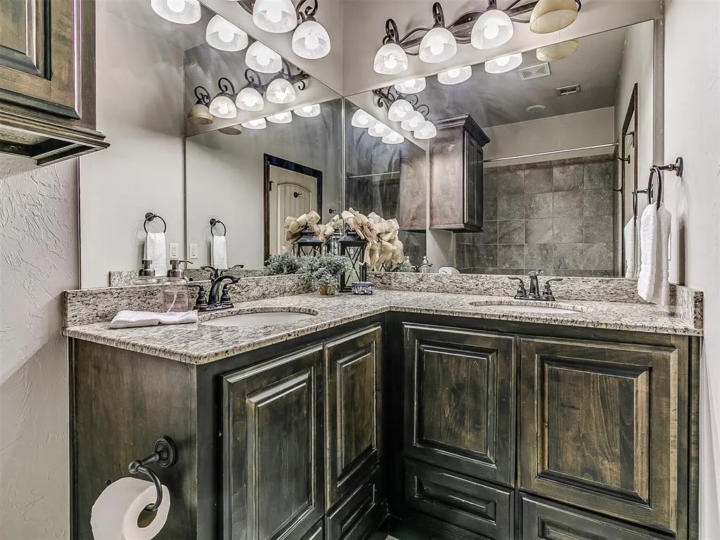 Photo 19 — 14004 Georgian Way, Yukon, OK 73099