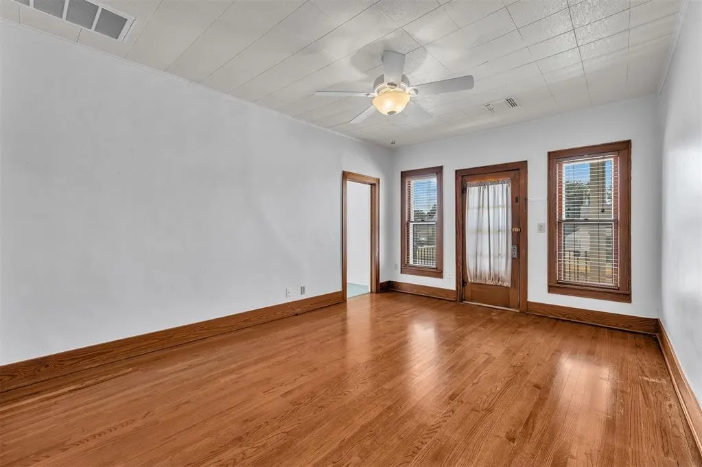 Photo 7 — 711 S Barker Avenue, El Reno, OK 73036