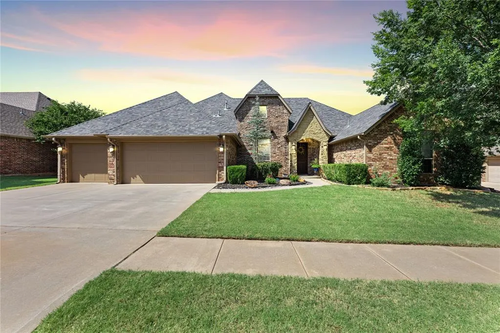 Front exterior — 1813 NW 193rd Circle, Edmond, OK 73012