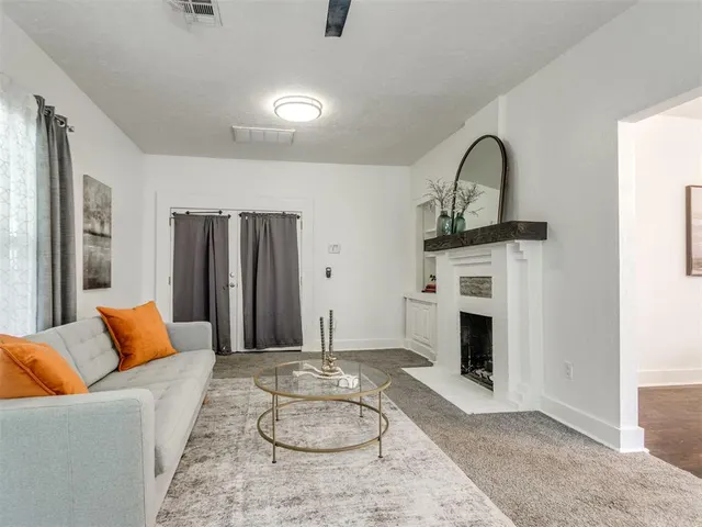Photo 6 — 812 NW 21st Street, Oklahoma City, OK 73106