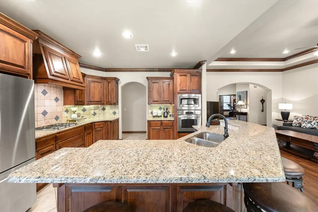 Photo 4 — 840 Sea Biscuit Drive, Edmond, OK 73025