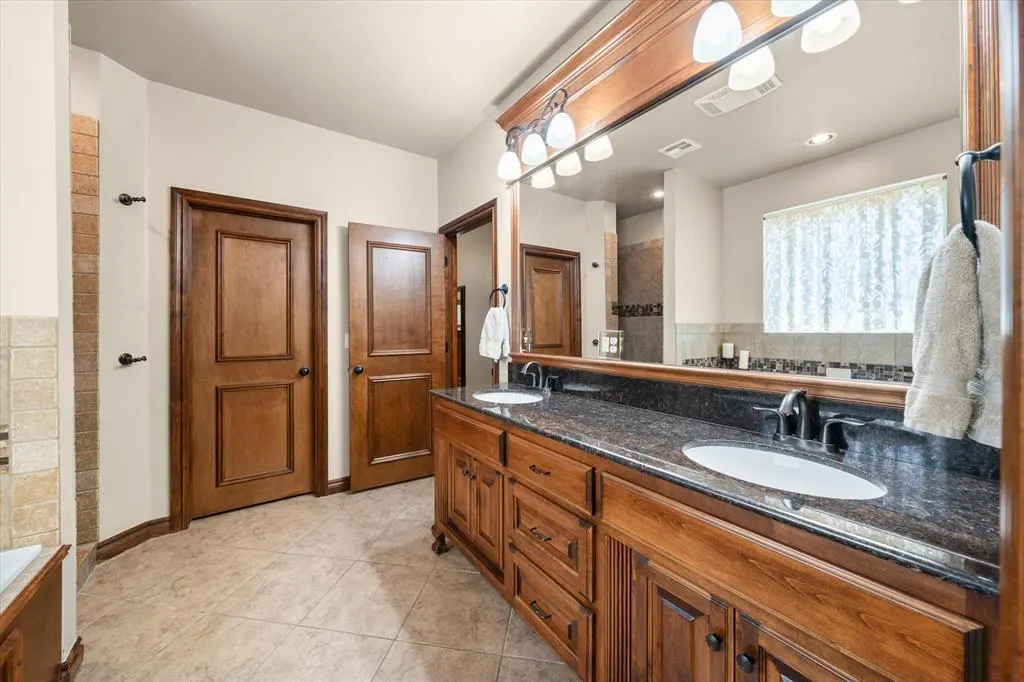 Photo 19 — 840 Sea Biscuit Drive, Edmond, OK 73025