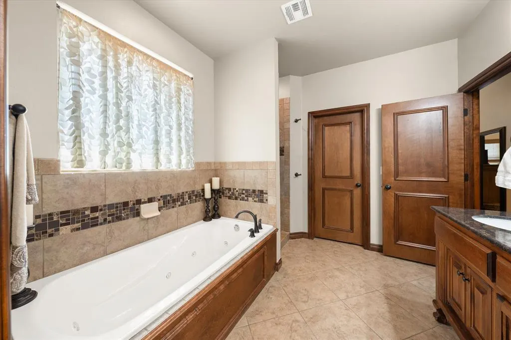 Photo 20 — 840 Sea Biscuit Drive, Edmond, OK 73025