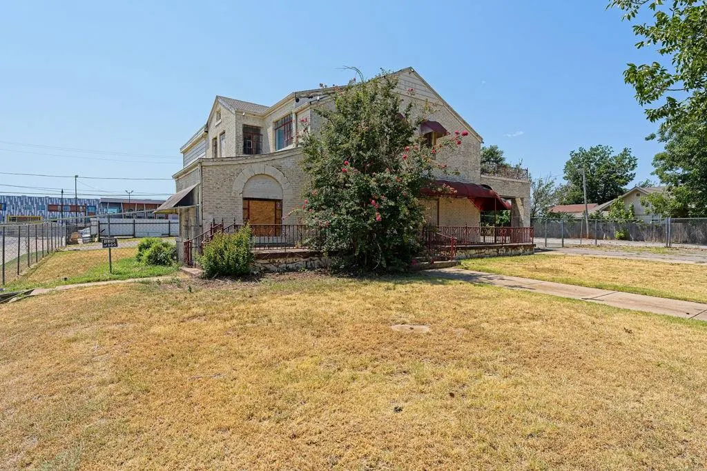 Front exterior — 400 SW 28th Street, Oklahoma City, OK 73109