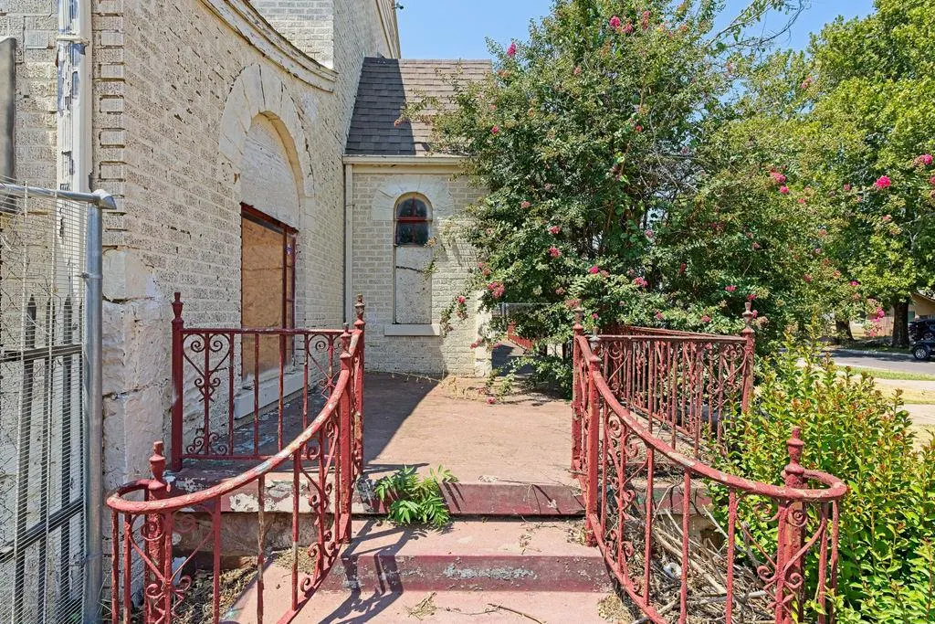 Photo 3 — 400 SW 28th Street, Oklahoma City, OK 73109