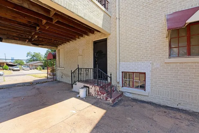 Photo 5 — 400 SW 28th Street, Oklahoma City, OK 73109
