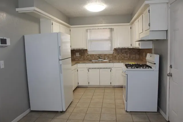Photo 2 — 3036 SE 20th Street, Oklahoma City, OK 73115