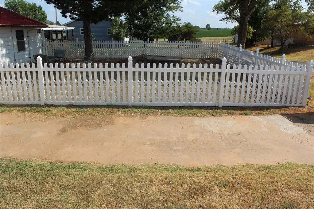 Photo 8 — 131 Wood Street, Fort Cobb, OK 73038